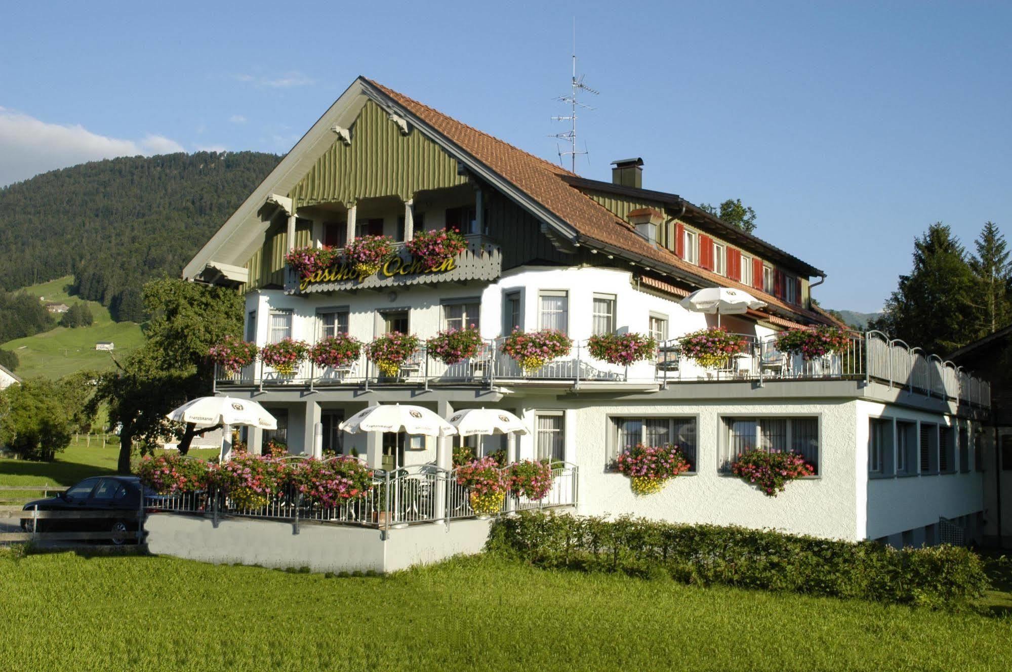 Hotel Gasthof Ochsen Hittisau Exterior foto
